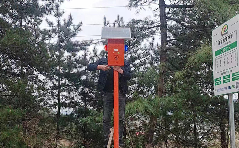 01.png 太阳能监控杆的作用