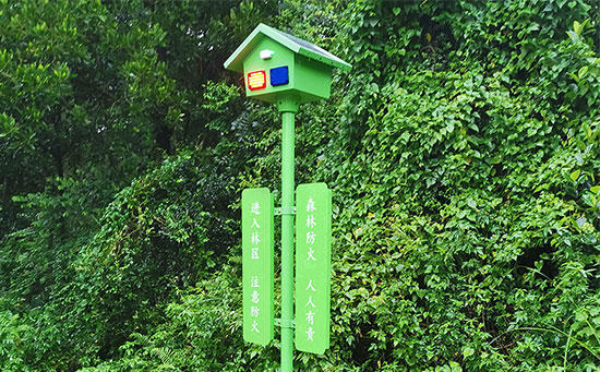 未标题-1.jpg 太阳监控杆